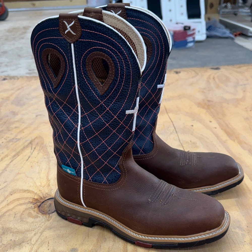 Ariat Men's Brown Leather and Navy Western Boots Steel toe